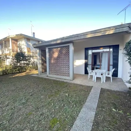 Familiar House With Fenced Garden In * Bibione