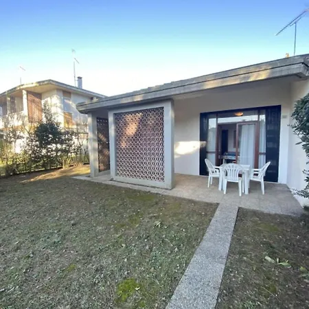 Familiar House With Fenced Garden In Bibione